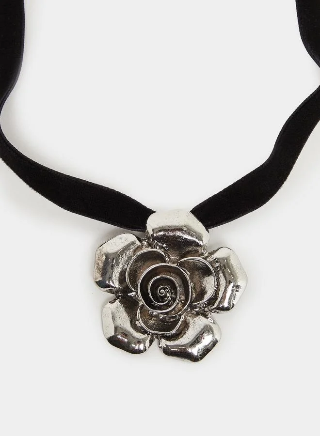 Styli  Black Velvet Rose Choker Necklace for Women | Best Price UAE